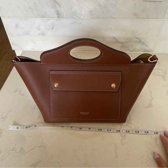 BWNT Authentic Burberry 2021 Runway Small Soft Pocket Tote, in tan - Picture 12 of 16